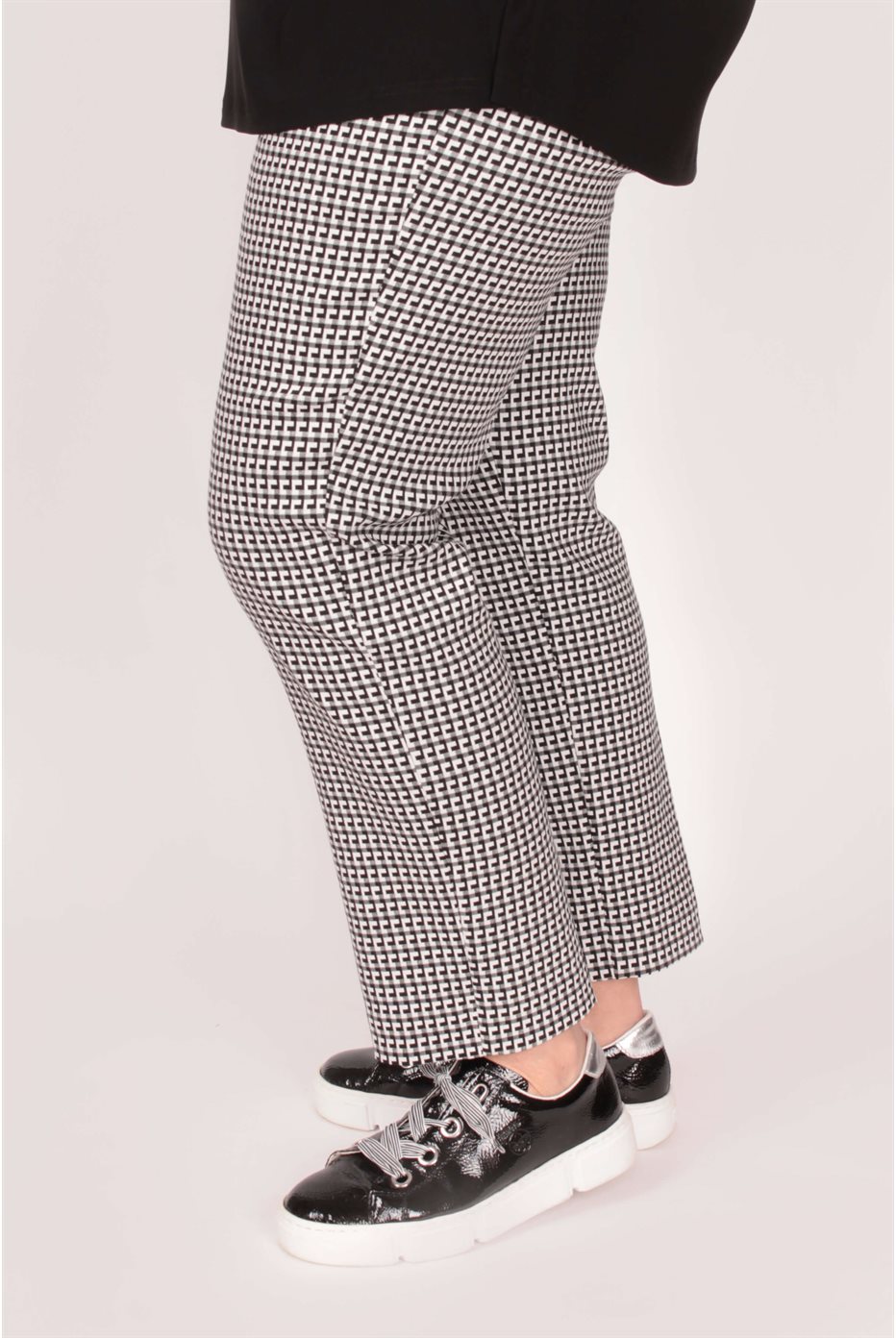 Geometric Slim Ankle-Length Trousers